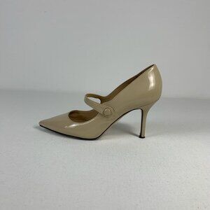 Women's Cream and Tan Courts